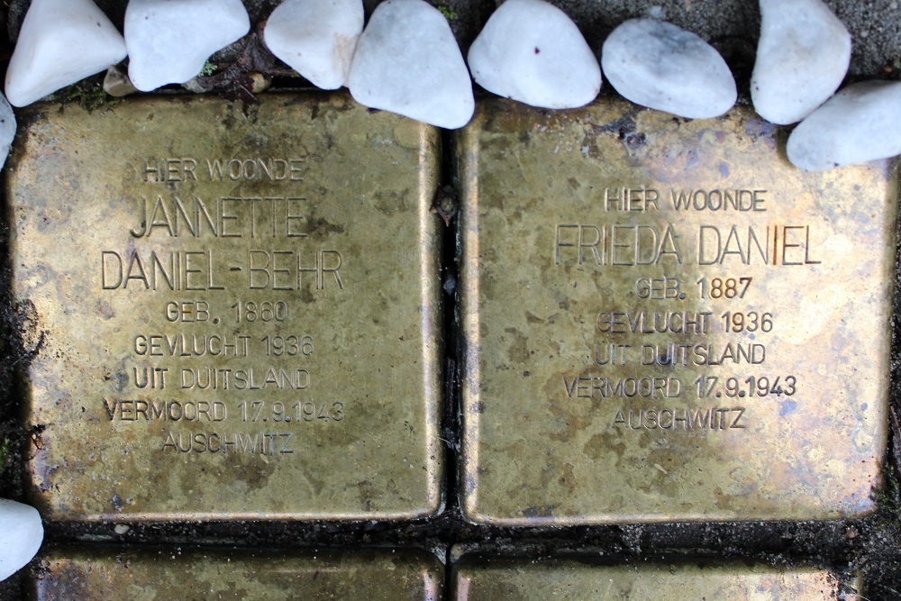 Stolpersteine Julianalaan 207 #2