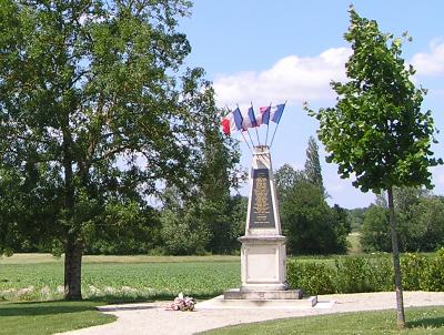 War Memorial Saint-Aulais-la-Chapelle