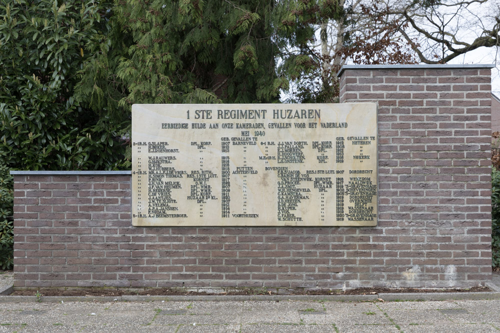Monument 1e Regiment Huzaren