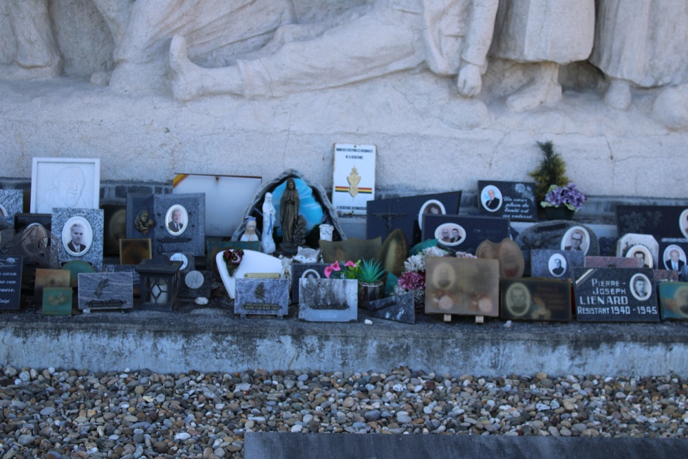 Oorlogsmonument Begraafplaats Quaregnon Espinette #4