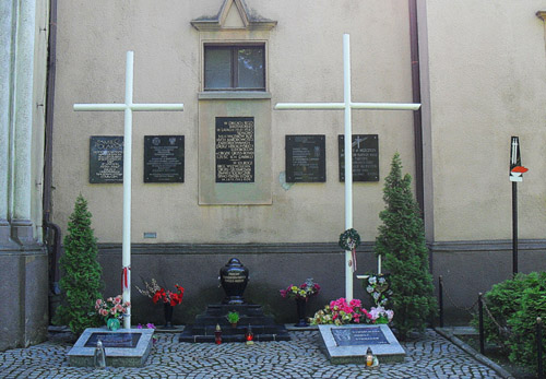 Oorlogsmonument & Urn Oorlogsslachtoffers Legnica