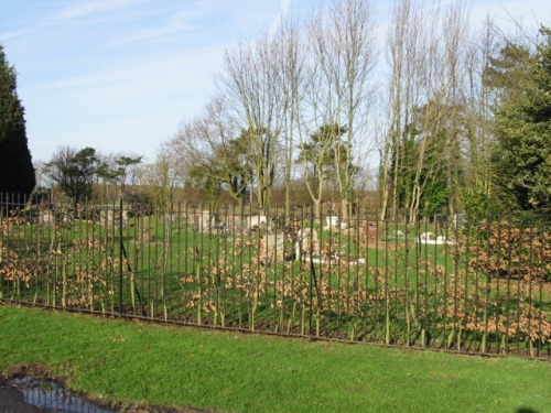 Commonwealth War Graves Aylesham Cemetery