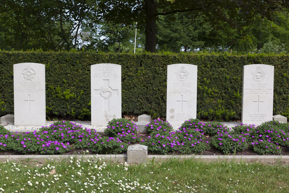 Commonwealth War Graves General Cemetery Emmeloord