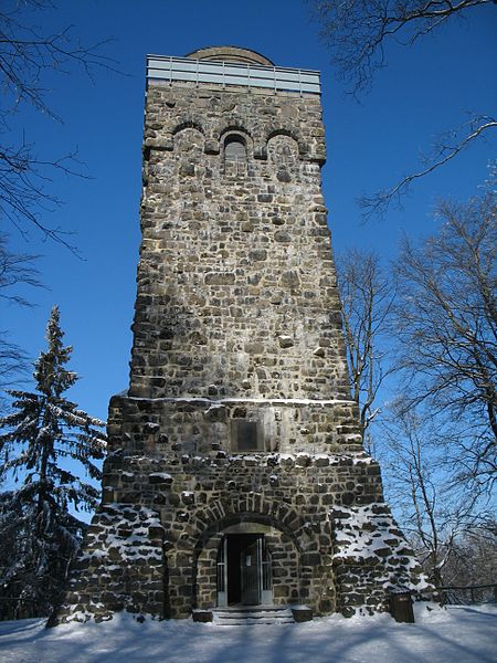 Bismarck-toren Taufstein