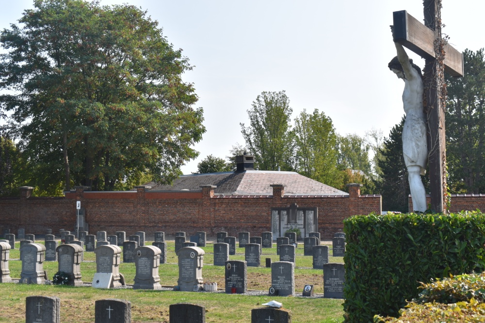 Belgische Oorlogsgraven Hasselt Gemeentelijke Begraafplaats