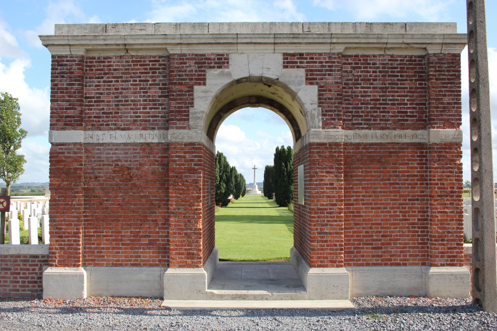 Commonwealth War Cemetery Nine Elms