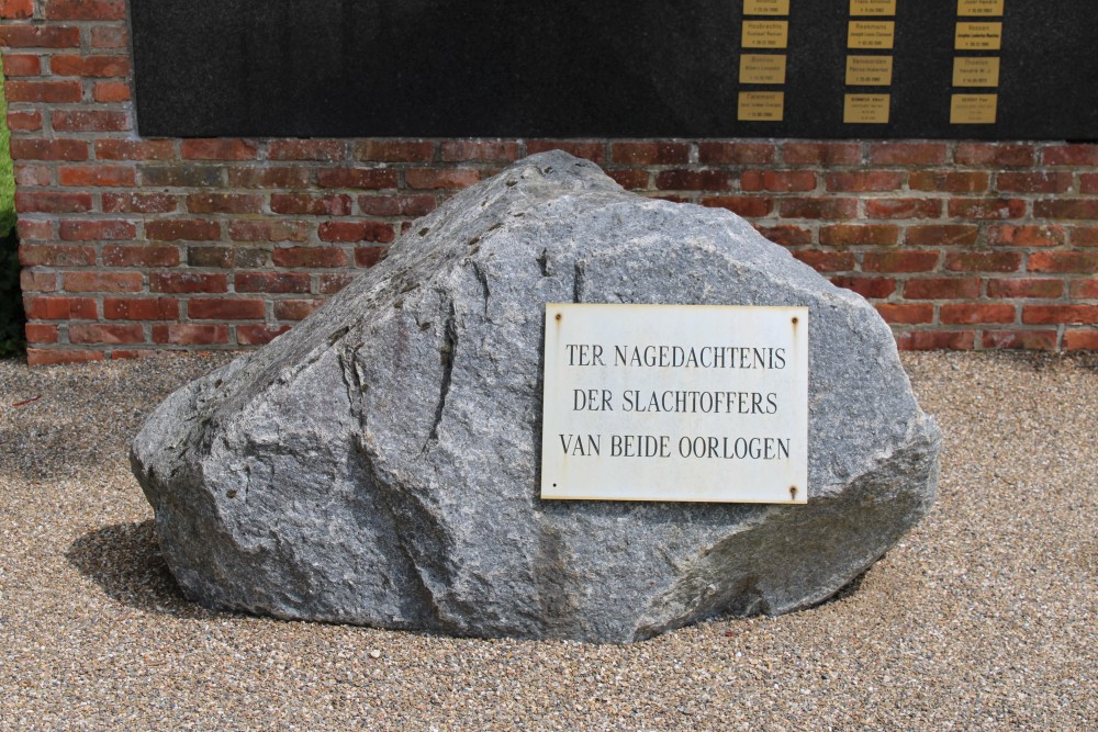 Oorlogsmonument Stevoort Begraafplaats #2