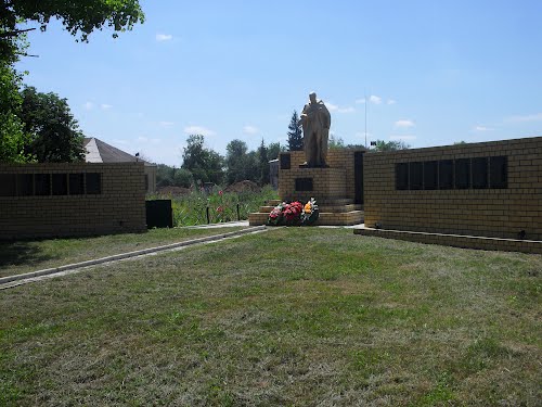 Mass Grave Soviet Soldiers & War Memorial Devitsa