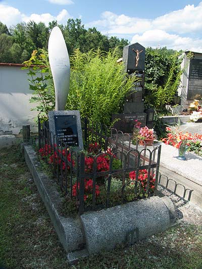 Symbolic Grave Lt. Robert W. Whitehead