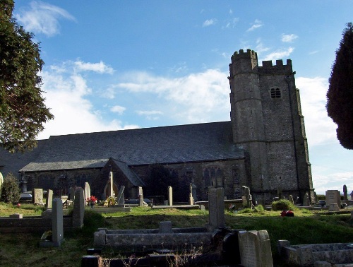Oorlogsgraven van het Gemenebest St Illtyd and St Tyfodwg Churchyard
