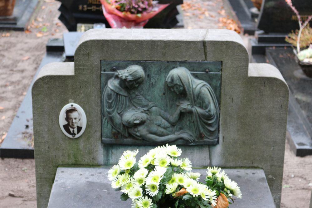 Nederlandse Oorlogsgraven Rooms Katholieke Begraafplaats Vinkel #4