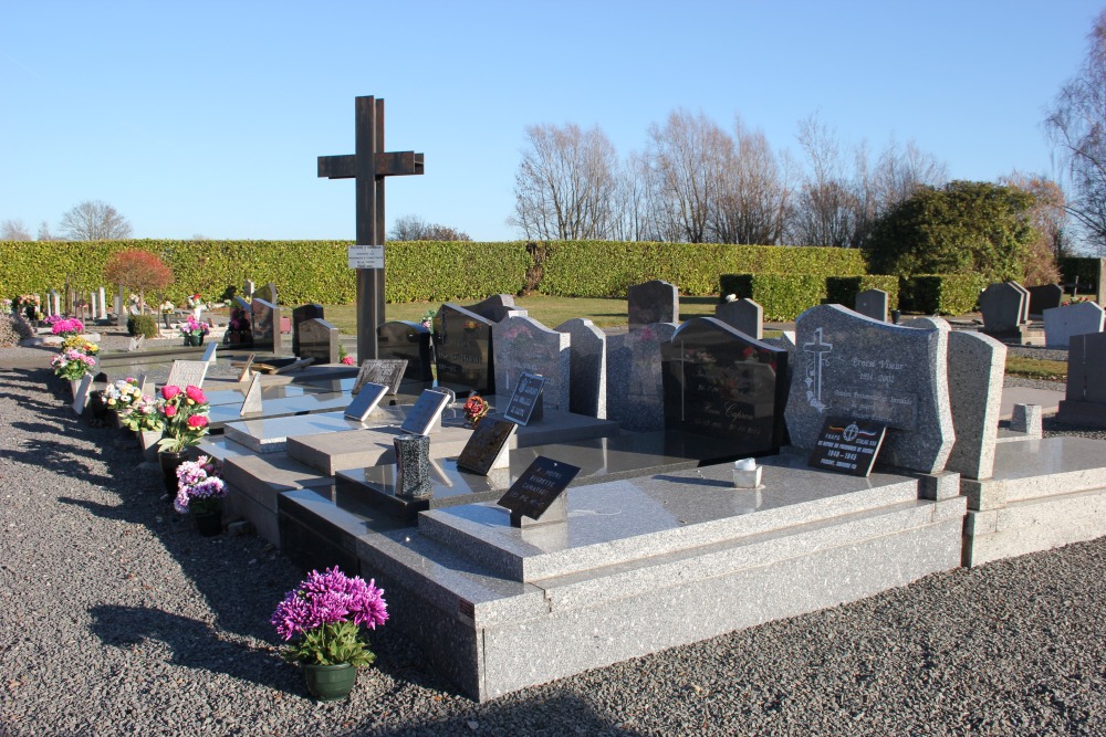 Belgische Graven Oudstrijders Hellebecq Begraafplaats	