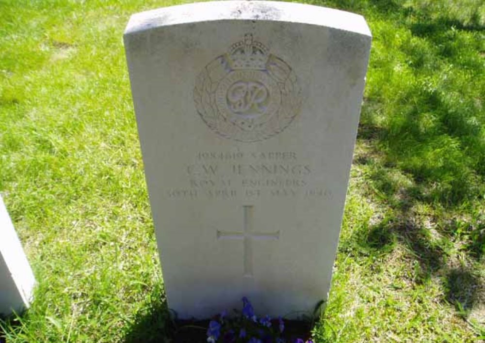 Commonwealth War Graves Lesjaverk Churchyard