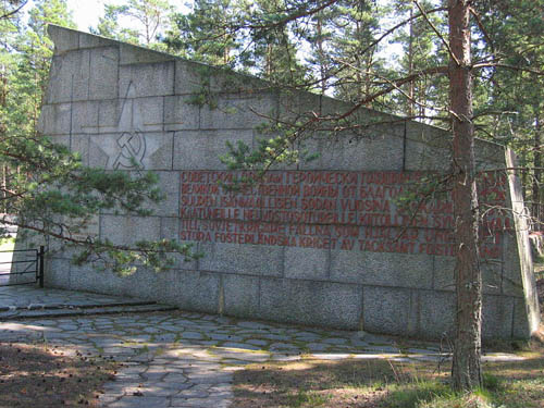 Sovjet Oorlogsbegraafplaats Tktom