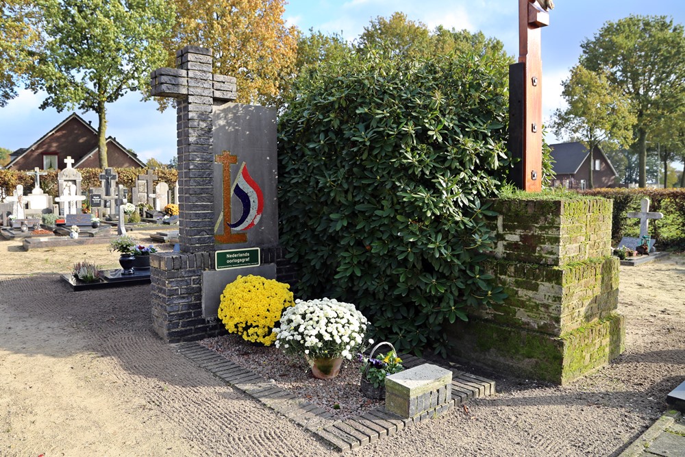 Nederlands Oorlogsgraf Rooms Katholieke Begraafplaats Wellerlooi