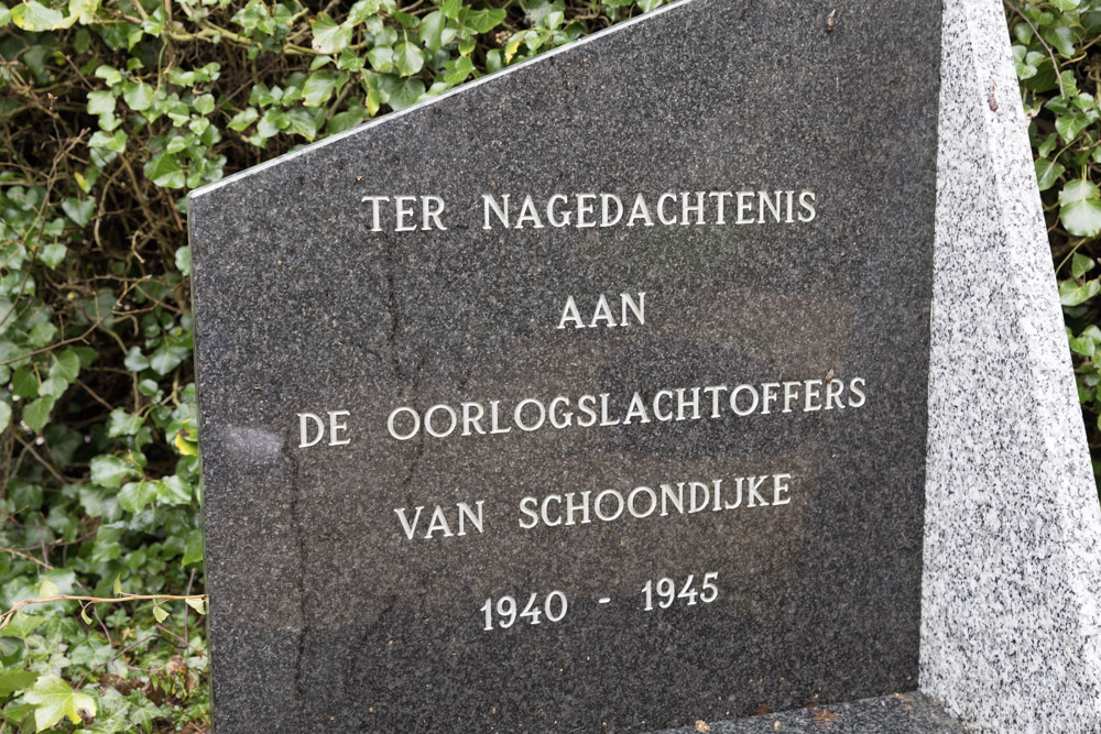 War Memorial Schoondijke #3