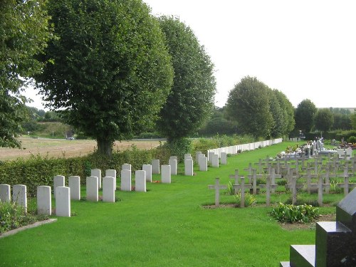 Commonwealth War Graves Dernancourt