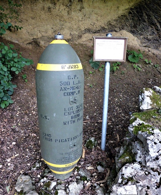 Monument voor Amerikaanse piloten en weerstanders #5