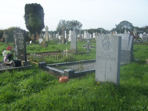 Commonwealth War Graves St. Ibar Cemetery