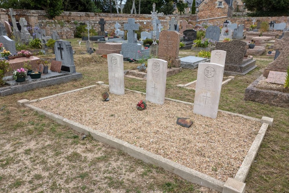 Commonwealth War Graves le-de-Brhat #2