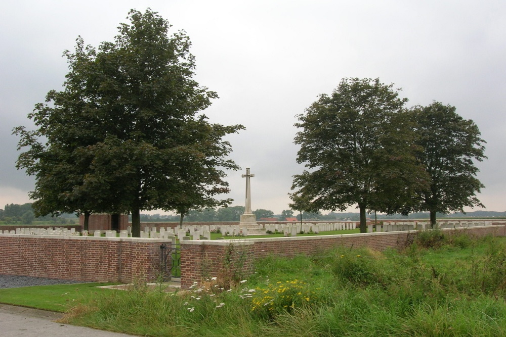 Commonwealth War Cemetery Chester Farm