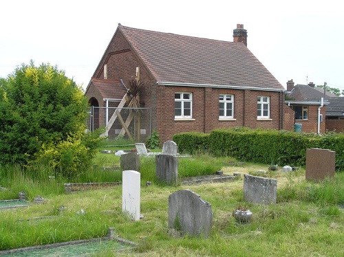 Commonwealth War Grave Ramsden Heath Congregational Chapelyard