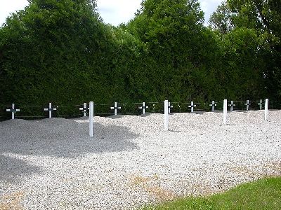 Verzetsbegraafplaats en Monument La Haudelinire