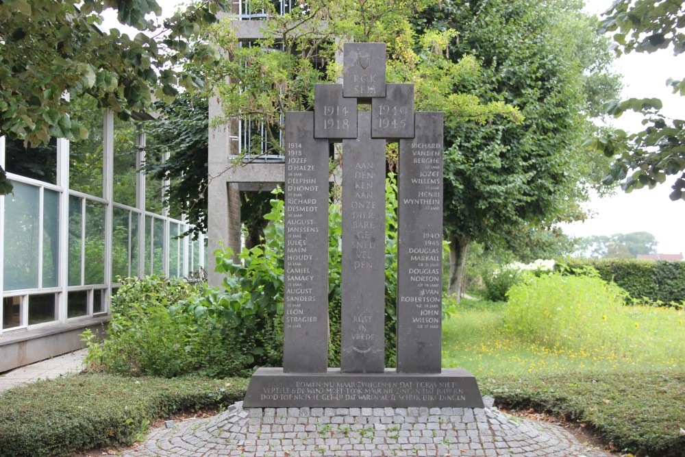 War Memorial Roksem