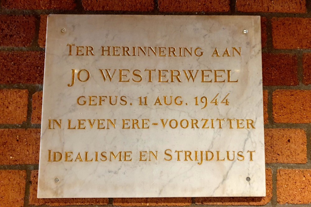 Monument Blauw-Wit Joop Westerweel