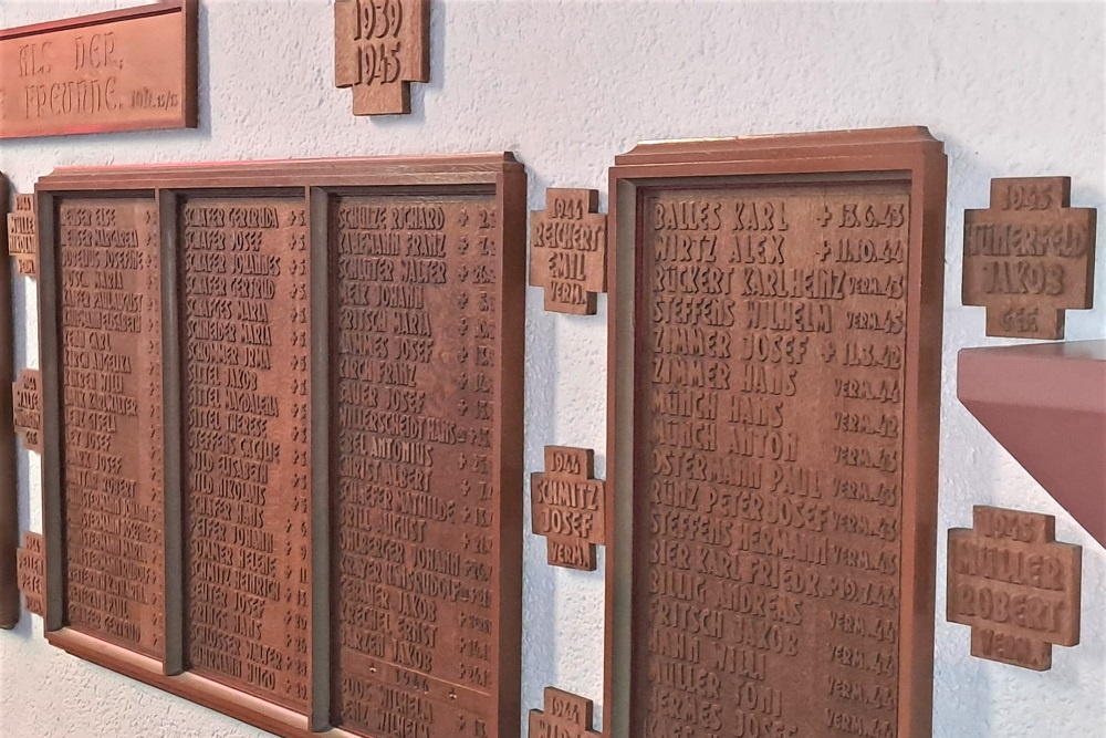 War Memorial Cochem #5