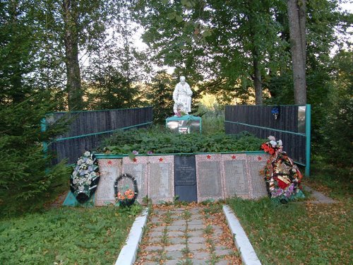 Mass Grave Soviet Soldiers & War Memorial Chumazovo