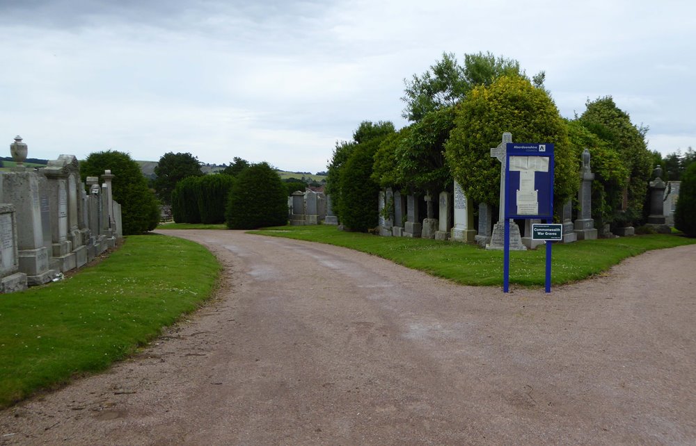 Commonwealth War Graves Fetteresso Cemetery