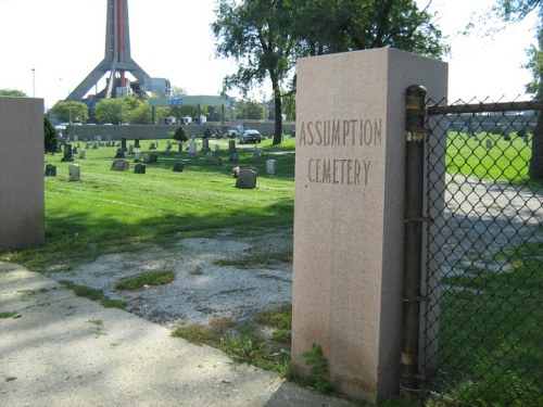 Oorlogsgraven van het Gemenebest Assumption Roman Catholic Cemetery