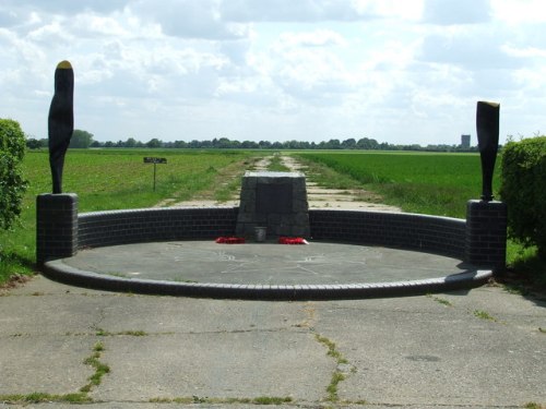 Memorial U.S.A.A.F. Station 157 (RAF Raydon)