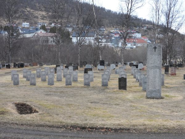 Oorlogsgraven van het Gemenebest Harstad Begraafplaats