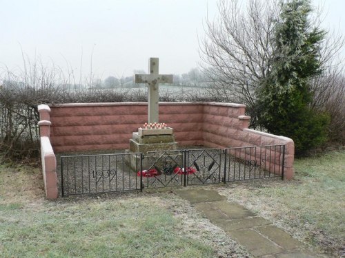 War Memorial Loughton