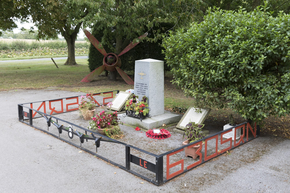 Monument Omgekomen Militairen van 57 en 630 squadrons
