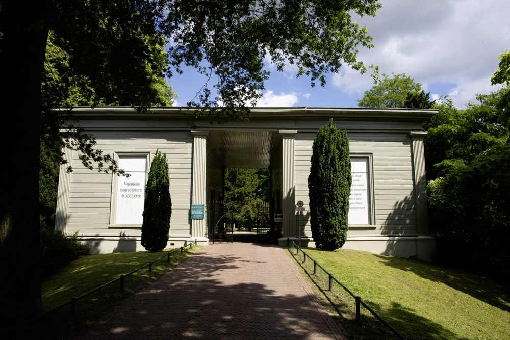 Commonwealth War Grave General Cemetery Zutphen #3