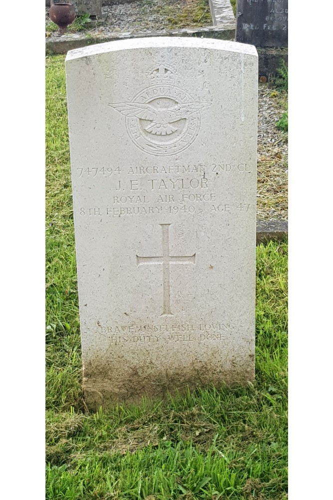 Commonwealth War Graves Leyburn Cemetery #2