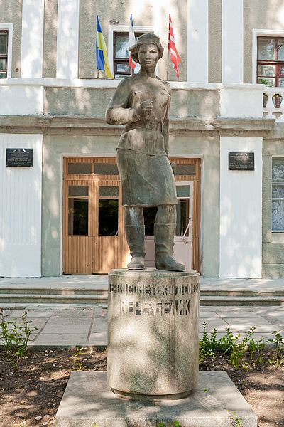 Monument Heldin van de Sovjet-Unie Vera Bjelik