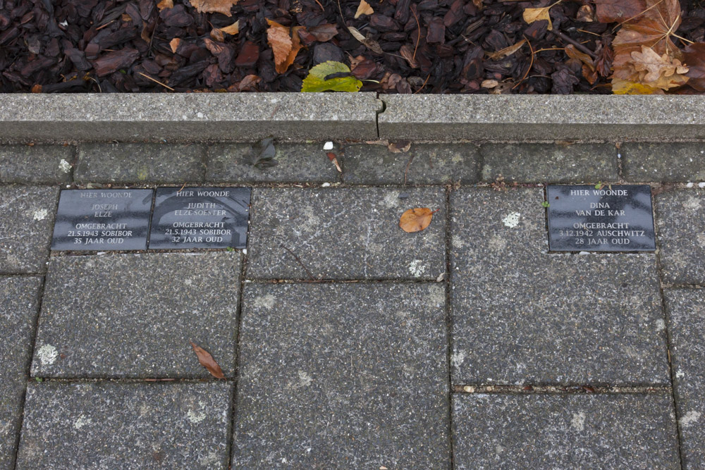 Memorial Stones Weidestraat 10