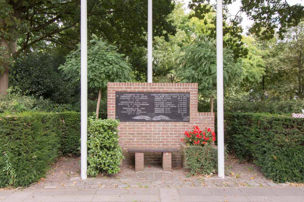 War memorial Overbroek