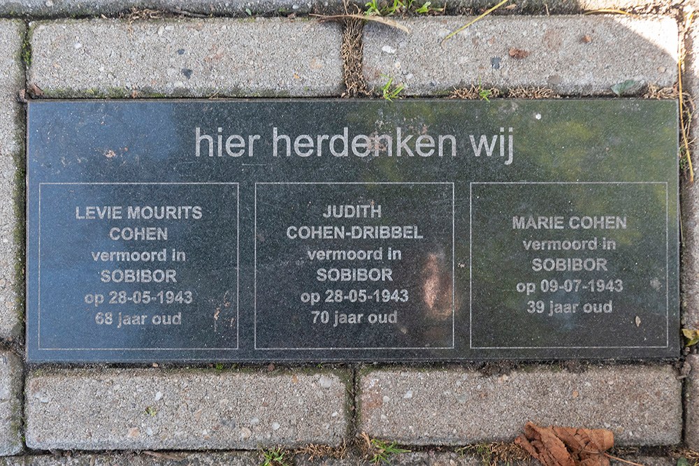 Memorial Stones Flierbeekstraat 1
