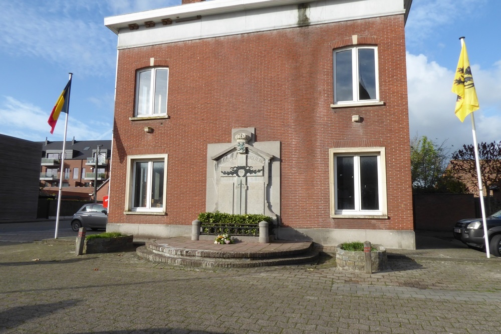 War Memorial Ooigem #1