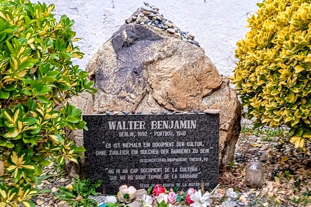 Memorial 'Passatges a Walter Benjamin' Cemetery Portbou