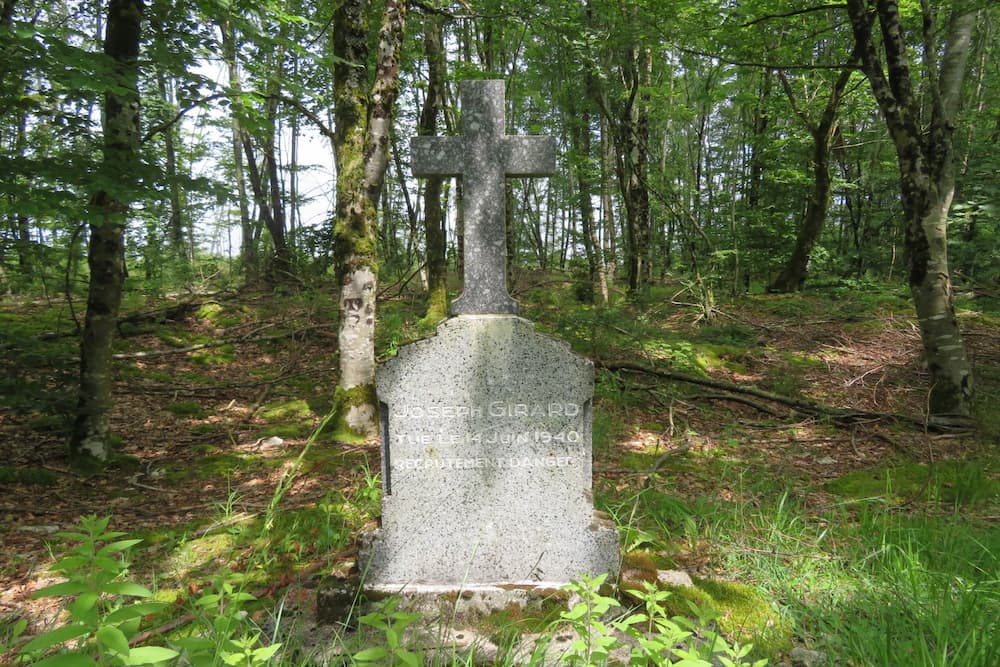 Monument Joseph Girard Esnes-en-Argonne #1