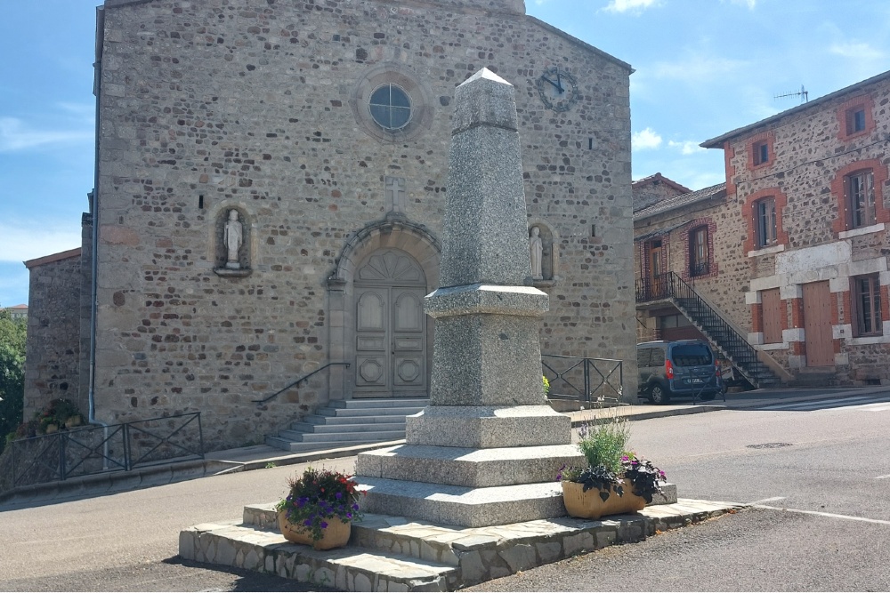 War Memorial Saint-Denis-sur-Coise #4