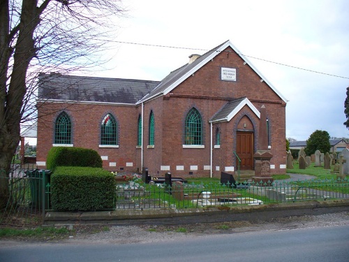 Commonwealth War Graves Weaver Methodist Chapelyard