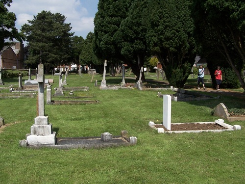 Commonwealth War Graves Bengeworth Cemetery