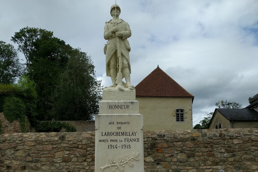 War Memorial Larochemillay